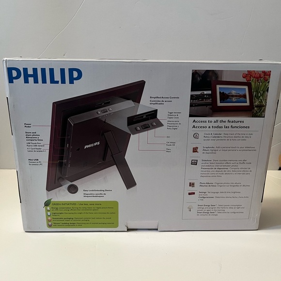 Philips Digital Photo Frame with Brown Wood Frame - Picture 2 of 8